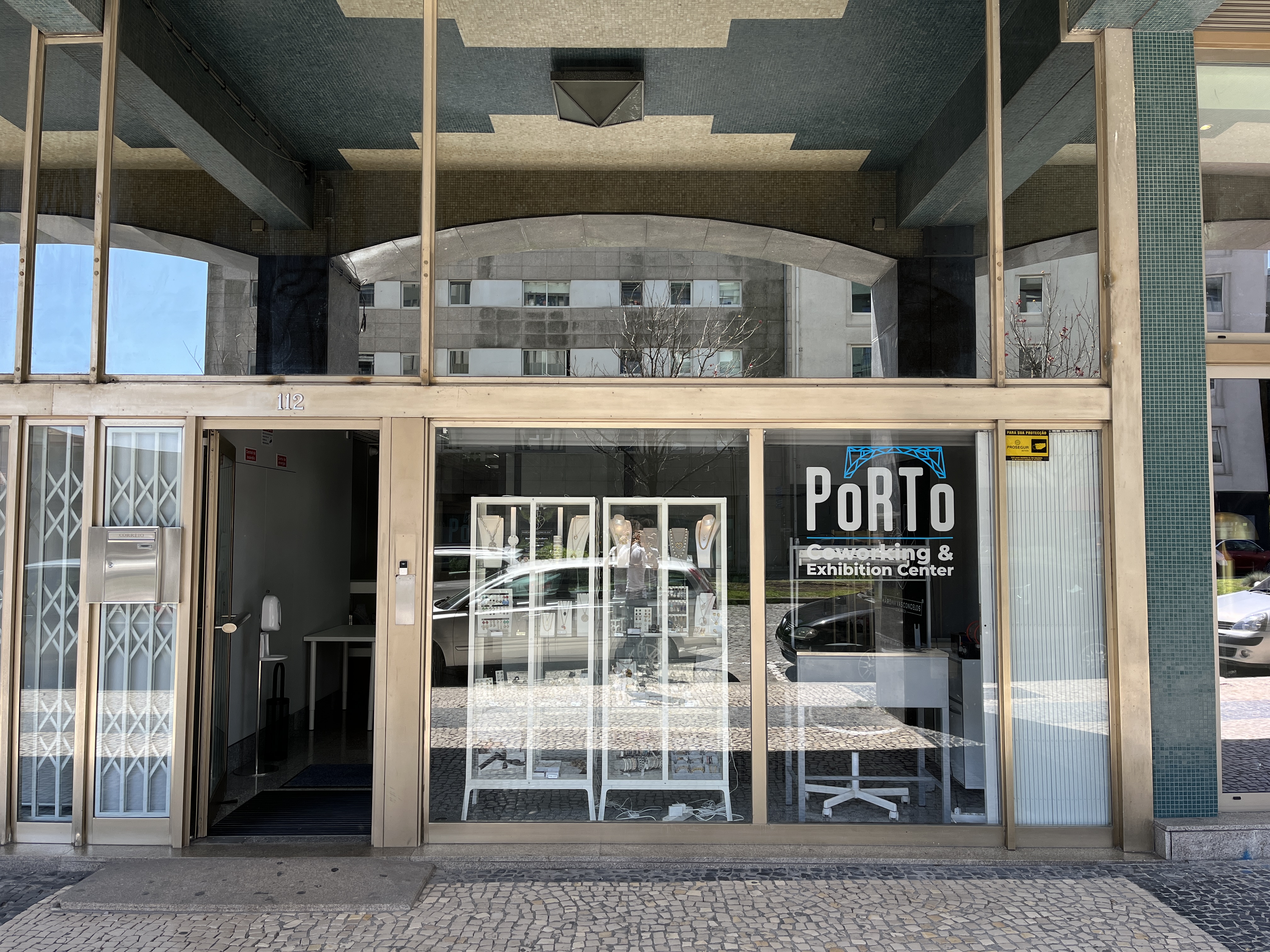 Porto Coworking and Exhibition Center